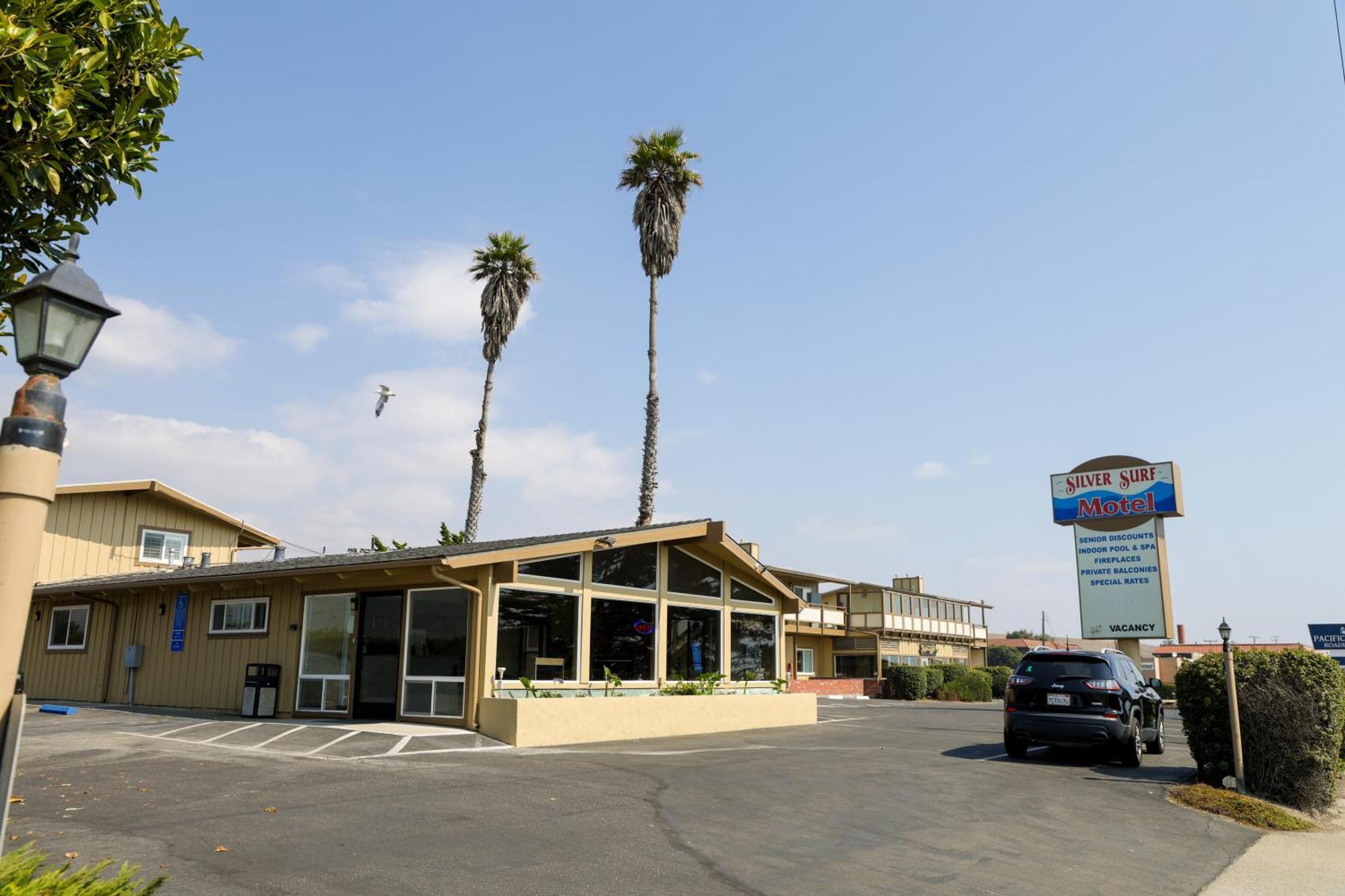 Silver Surf Motel San Simeon Exteriör bild